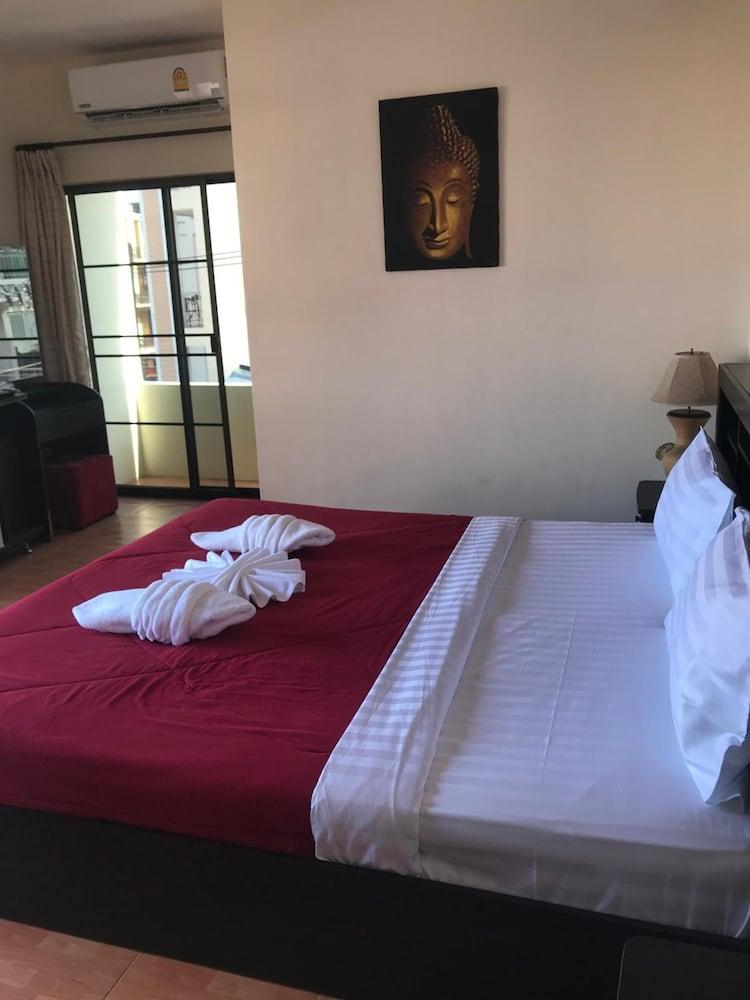 Green Mango Guesthouse Patong Eksteriør bilde